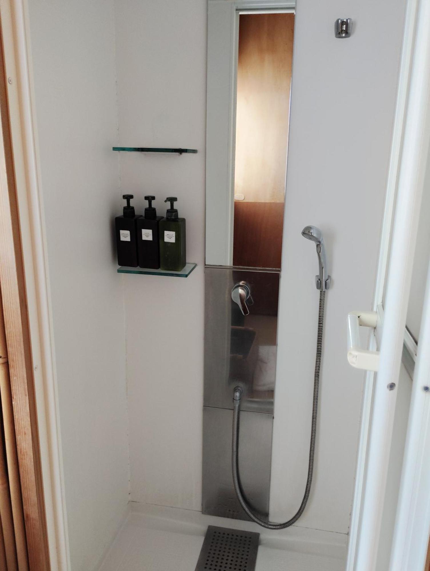 Hostel & Tatami Bar Uchikobare -内子晴れ- Dış mekan fotoğraf