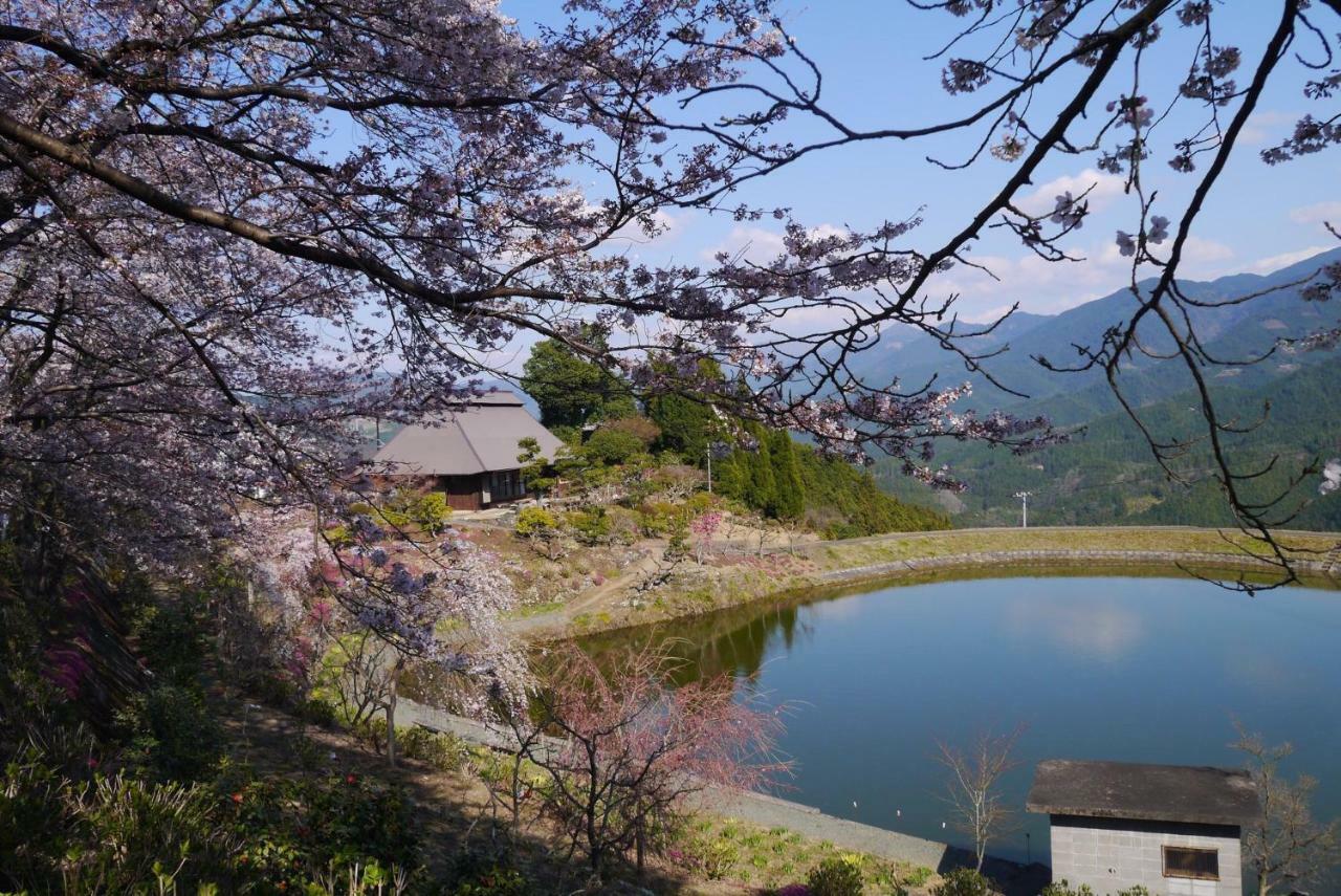 Hostel & Tatami Bar Uchikobare -内子晴れ- Dış mekan fotoğraf